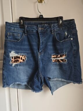 Judy Blue Blue Distressed Denim Shorts with Leopard Patches